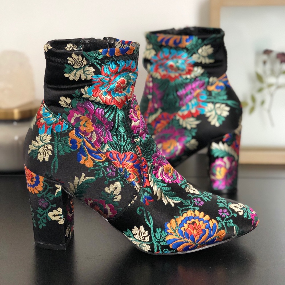Steve Madden Emison Embroidered Boot